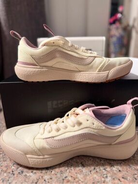 Vans Cream and Pink Low-Top Sneakers